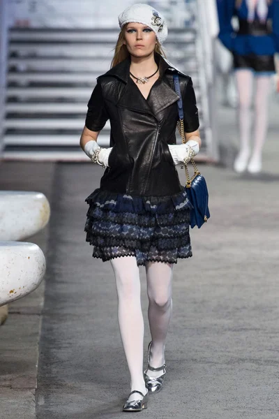 Look 57
